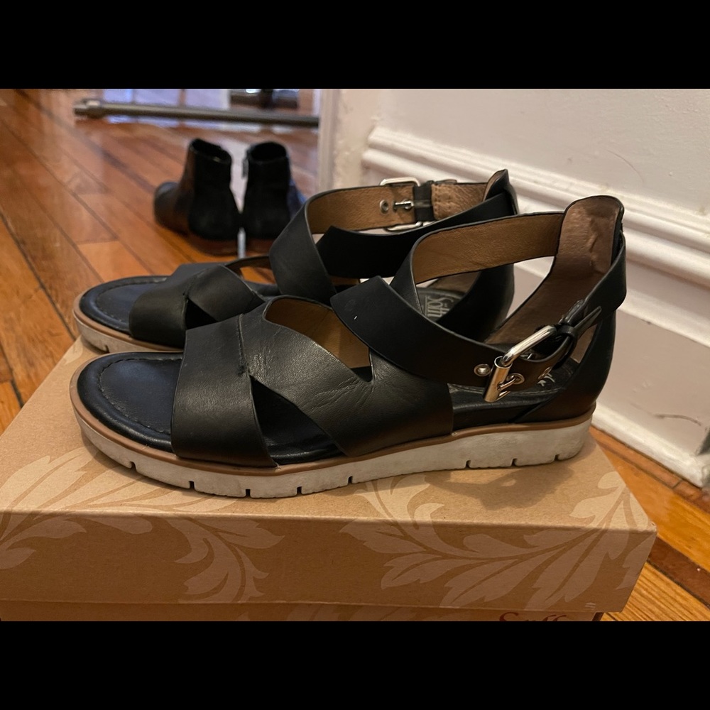 Women’s Sofft Sandals Size 7.5